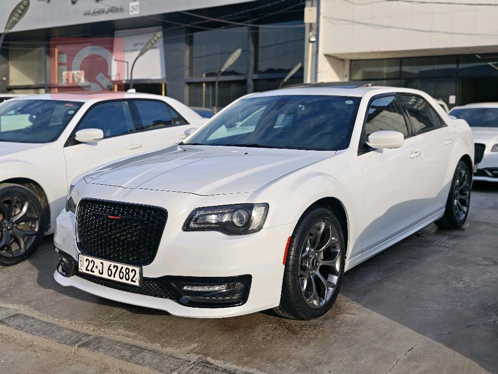 کرایسلەر 300